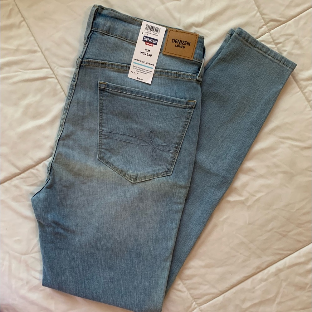 “LEVI” Denizen Style Jeans    Size 30/30   NWT